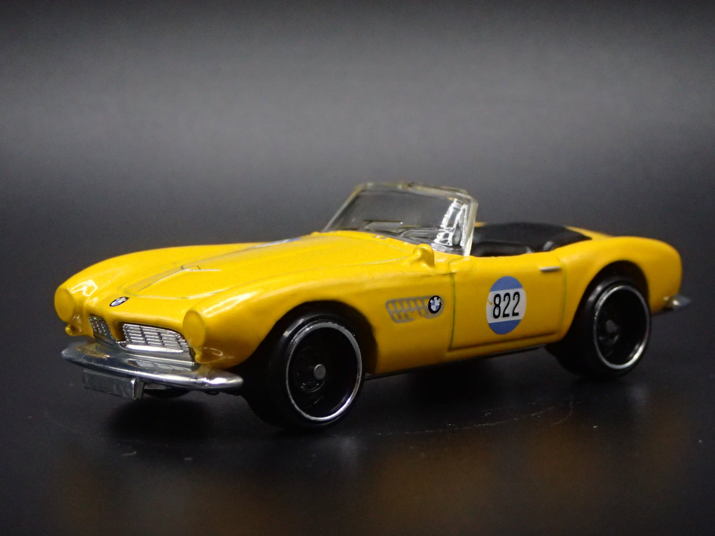 1956-1959 BMW 507 CONVERTIBLE 1:64 SCALE COLLECTIBLE DIORAMA DIECAST MODEL CAR