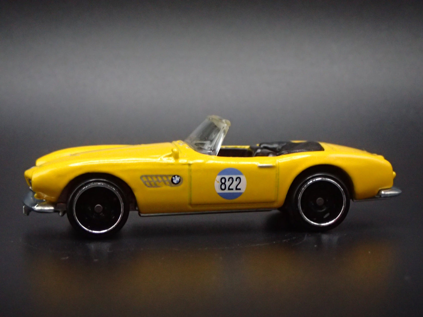 1956-1959 BMW 507 CONVERTIBLE 1:64 SCALE COLLECTIBLE DIORAMA DIECAST MODEL CAR