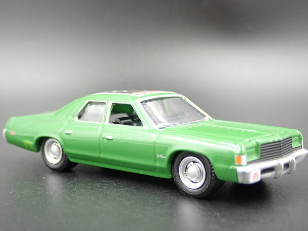 1977 77 DODGE ROYAL MONACO 4 FOUR DOOR GPK 1/64 SCALE DIORAMA DIECAST MODEL CAR-Burning Rubber Toy Company