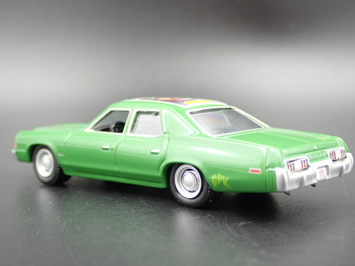 1977 77 DODGE ROYAL MONACO 4 FOUR DOOR GPK 1/64 SCALE DIORAMA DIECAST MODEL CAR-Burning Rubber Toy Company