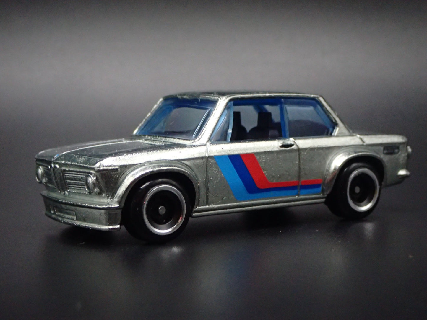 1966-1977 BMW 2002 SILVER 1:64 SCALE COLLECTIBLE DIORAMA DIECAST MODEL CAR