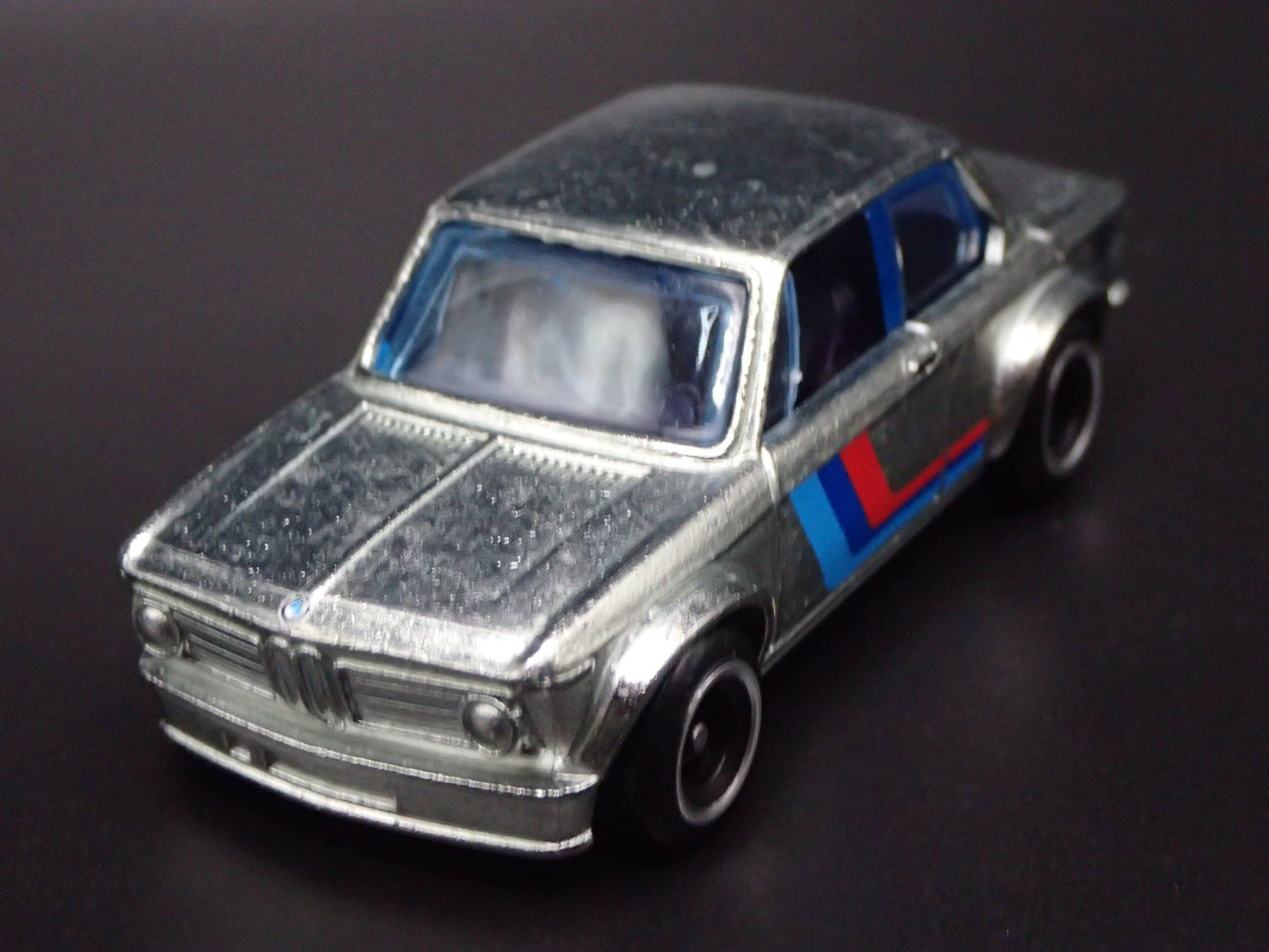 1966-1977 BMW 2002 SILVER 1:64 SCALE COLLECTIBLE DIORAMA DIECAST MODEL CAR