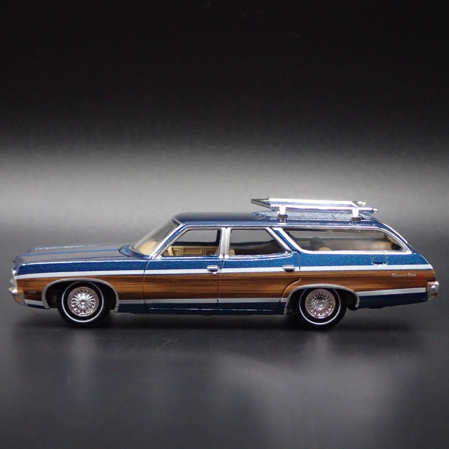 1970 CHEVY CHEVROLET KINGSWOOD ESTATE STATION WAGON 1/64 SCALE DIECAST MODEL CAR