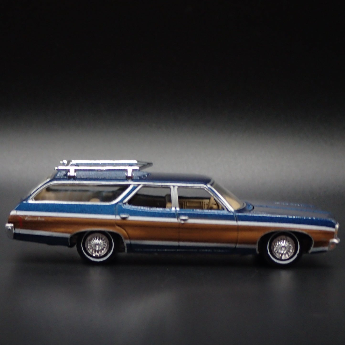 1970 CHEVY CHEVROLET KINGSWOOD ESTATE STATION WAGON 1/64 SCALE DIECAST MODEL CAR
