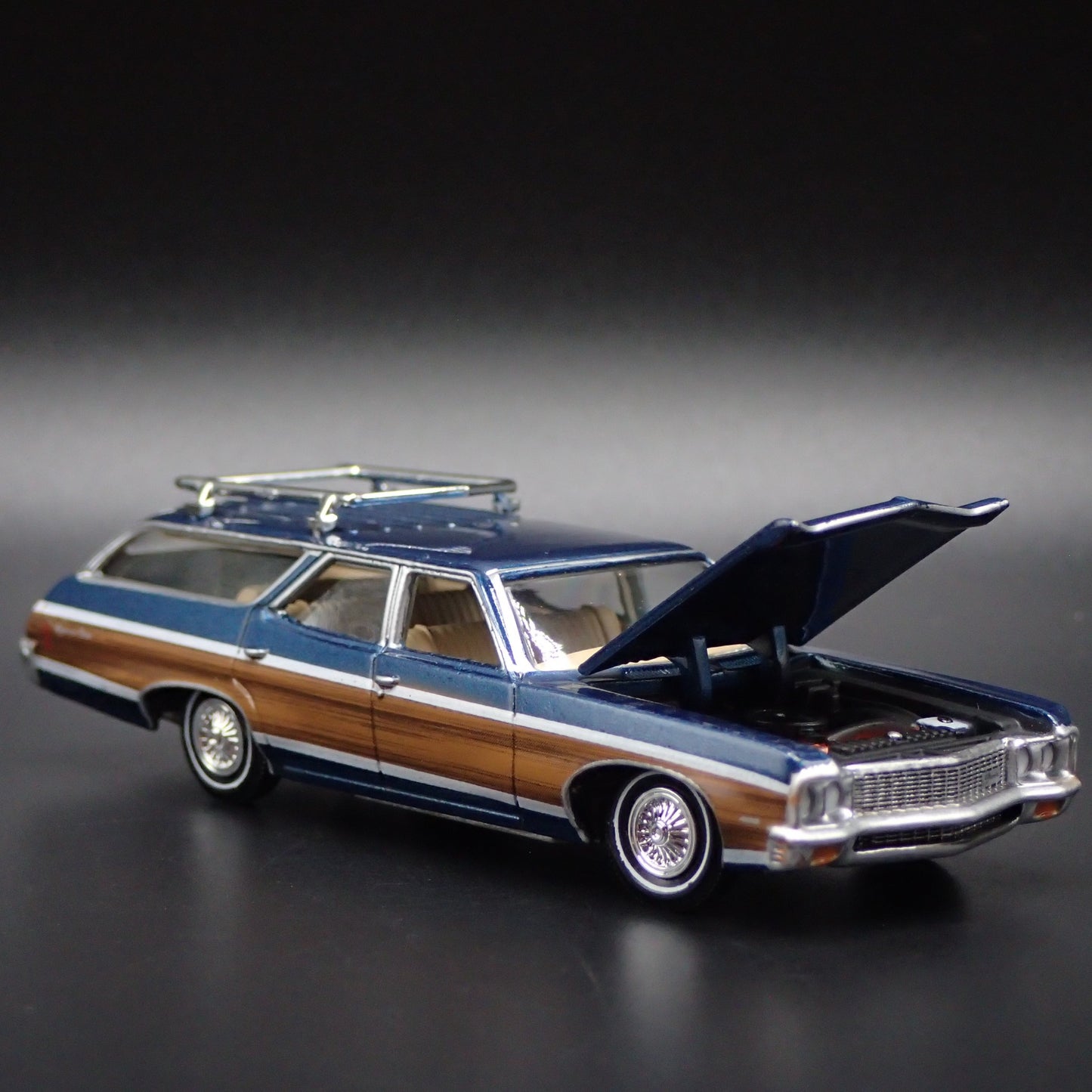 1970 CHEVY CHEVROLET KINGSWOOD ESTATE STATION WAGON 1/64 SCALE DIECAST MODEL CAR