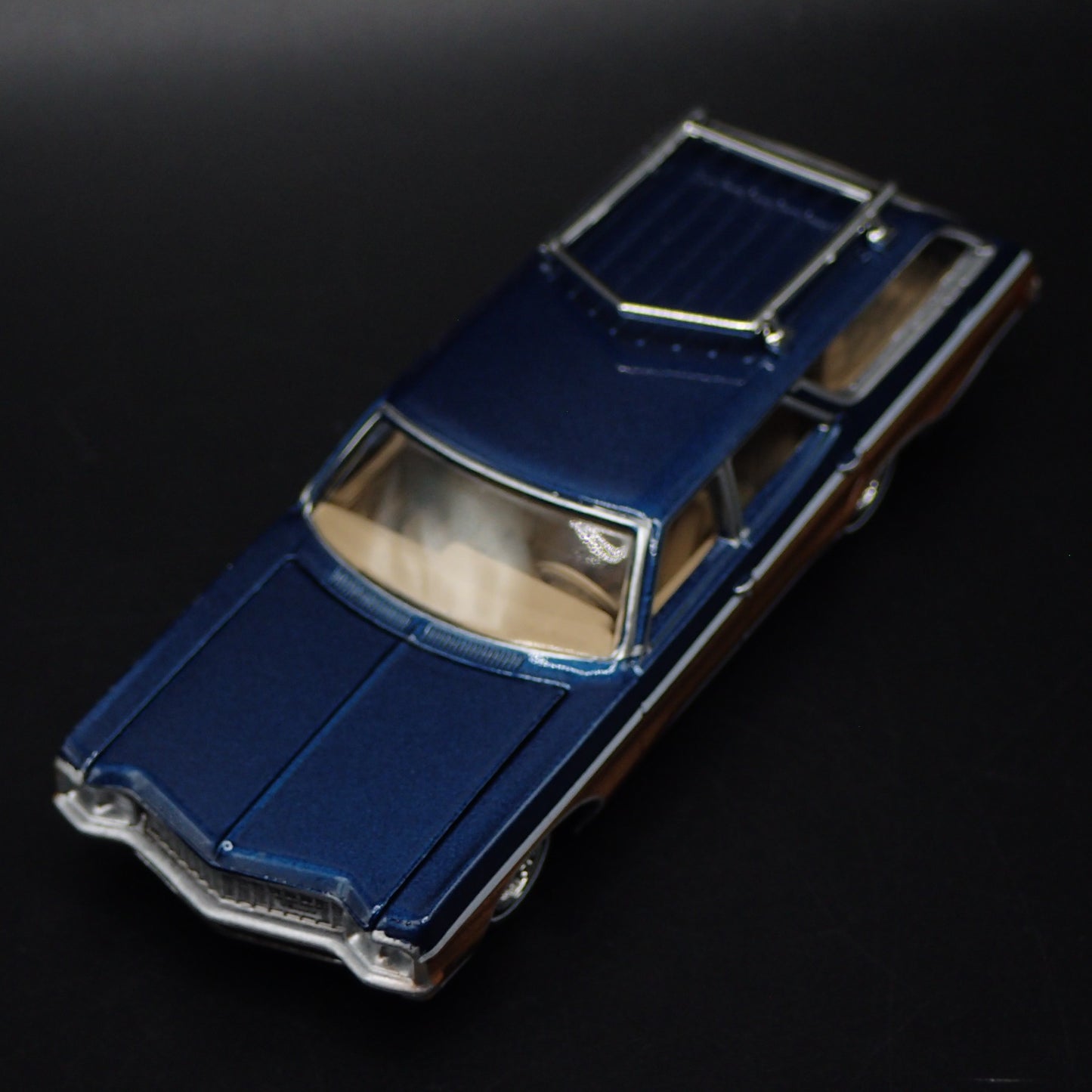 1970 CHEVY CHEVROLET KINGSWOOD ESTATE STATION WAGON 1/64 SCALE DIECAST MODEL CAR