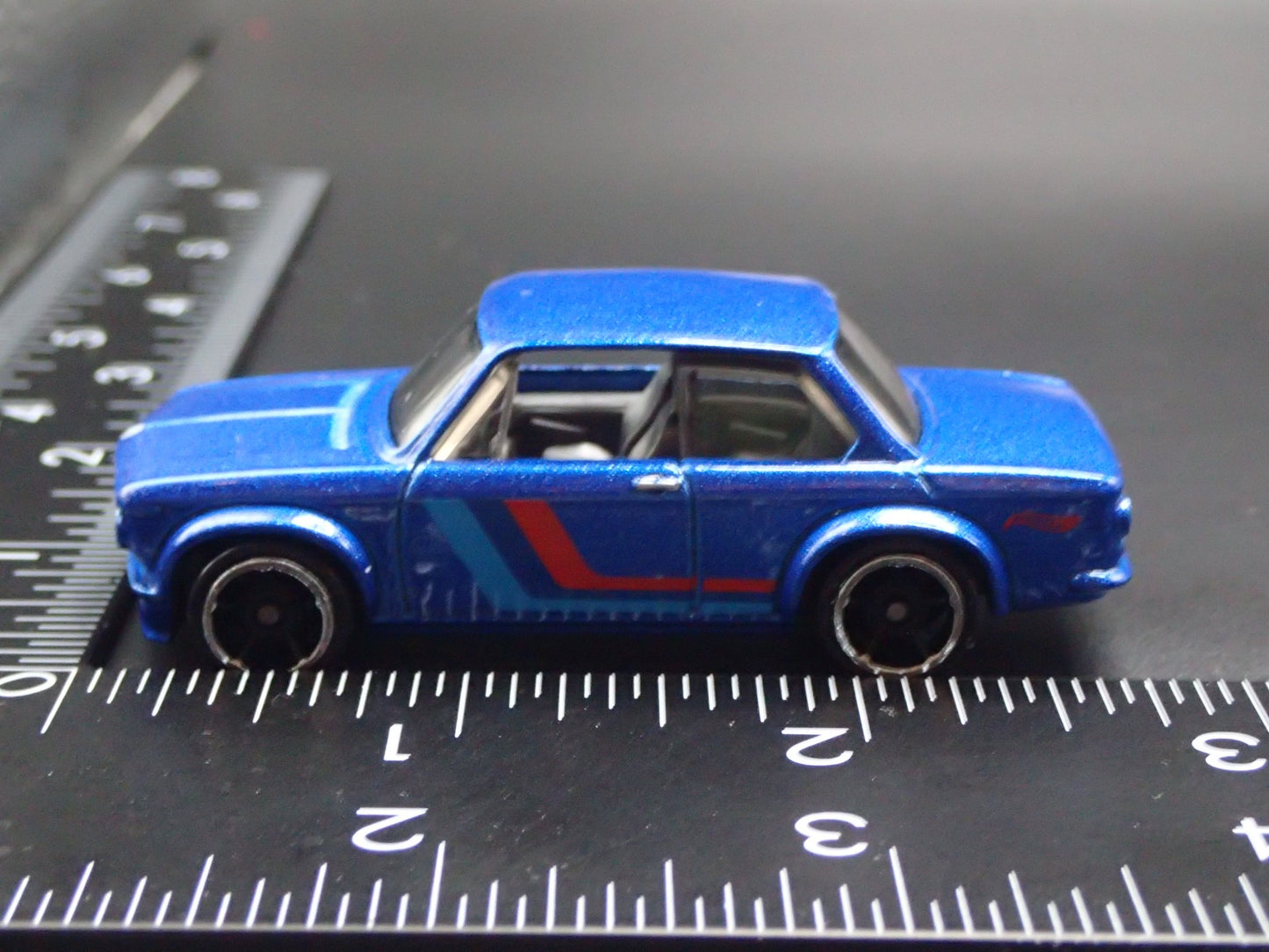 1966-1977 BMW 2002 BLUE 1:64 SCALE COLLECTIBLE DIORAMA DIECAST MODEL CAR