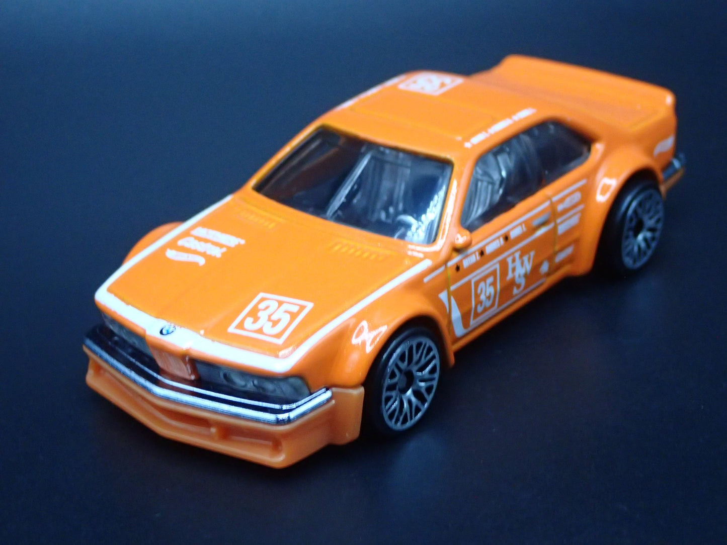 1985-1989 BMW 635 CSI ORANGE 1:64 SCALE COLLECTIBLE DIORAMA DIECAST MODEL CAR