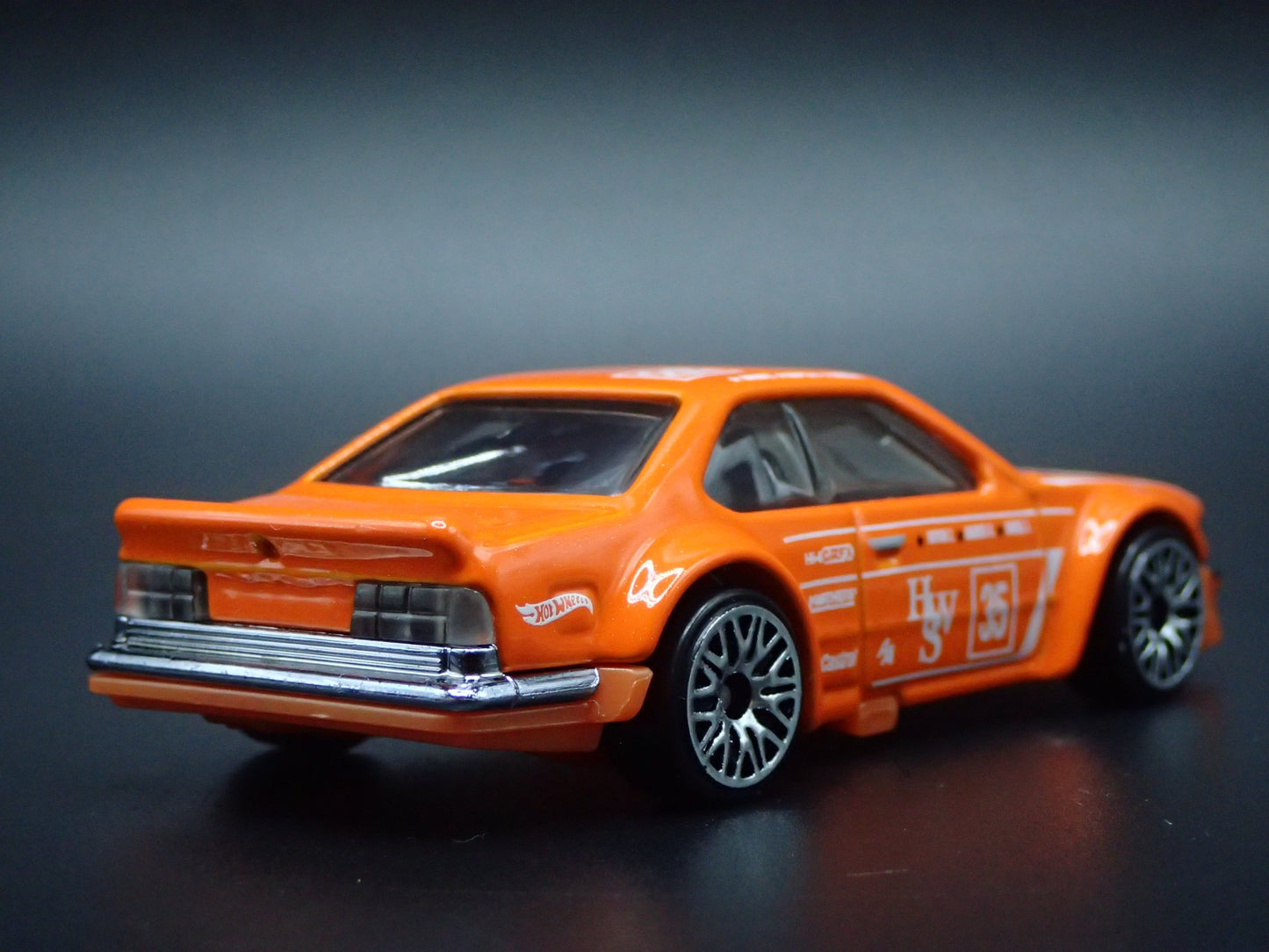 1985-1989 BMW 635 CSI ORANGE 1:64 SCALE COLLECTIBLE DIORAMA DIECAST MODEL CAR