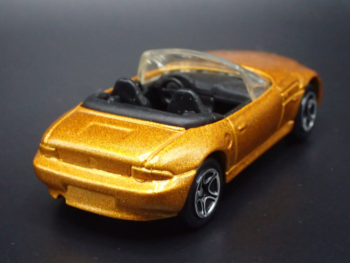 1996-2002 BMW Z3 ROADSTER CONVERTIBLE GOLD 1:64 SCALE DIORAMA DIECAST MODEL CAR