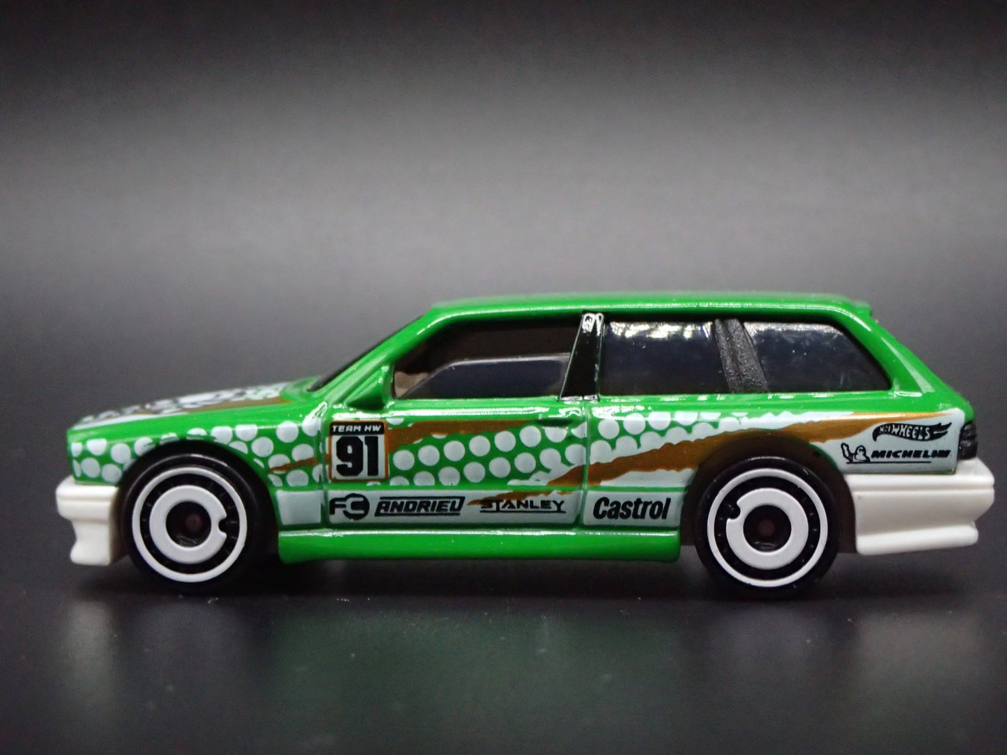 1986-1991 BMW M3 E30 STATION WAGON GRN 1:64 SCALE COLLECTIBLE DIECAST MODEL CAR
