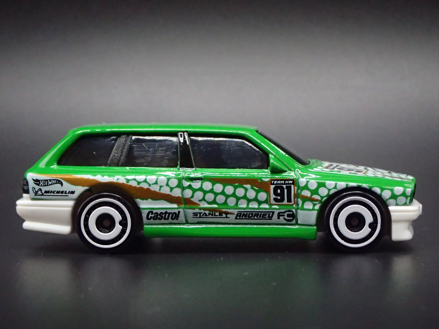 1986-1991 BMW M3 E30 STATION WAGON GRN 1:64 SCALE COLLECTIBLE DIECAST MODEL CAR