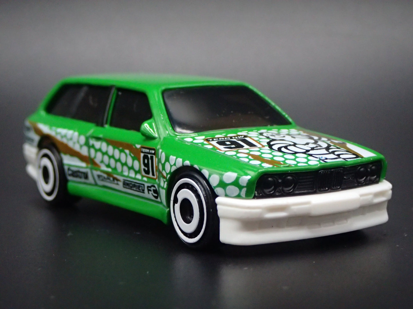 1986-1991 BMW M3 E30 STATION WAGON GRN 1:64 SCALE COLLECTIBLE DIECAST MODEL CAR
