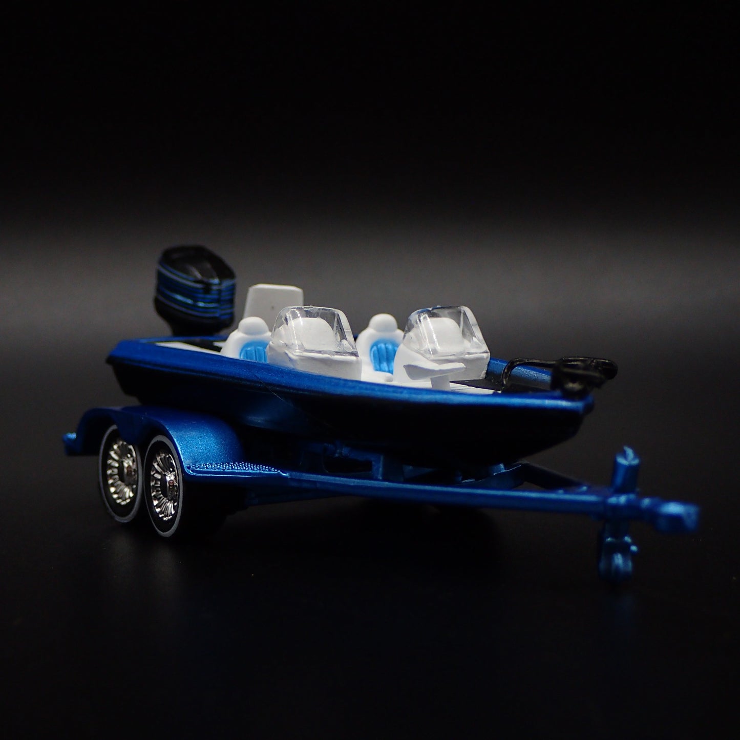 FISHING BOAT ON TRAILER W HITCH 1:64 SCALE COLLECTIBLE DIORAMA PROP MODEL BOAT