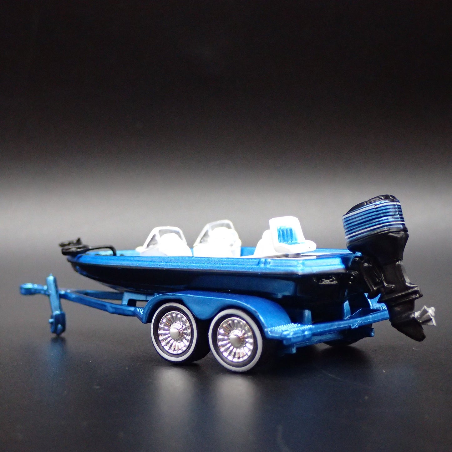 FISHING BOAT ON TRAILER W HITCH 1:64 SCALE COLLECTIBLE DIORAMA PROP MODEL BOAT