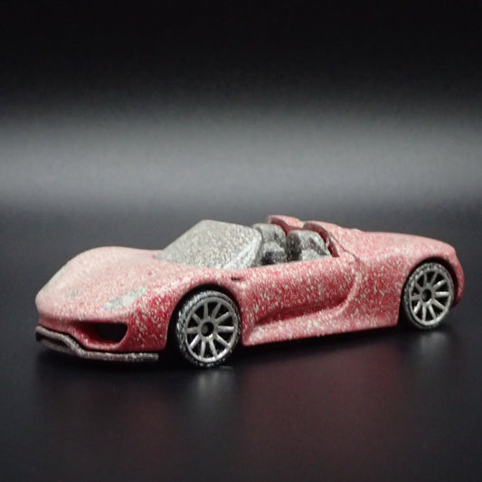 2013-2015 PORSCHE 918 SPYDER SUPER CAR ABANDONED 1:64 SCALE DIECAST MODEL CAR