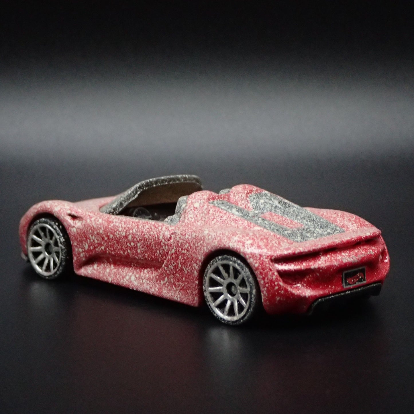 2013-2015 PORSCHE 918 SPYDER SUPER CAR ABANDONED 1:64 SCALE DIECAST MODEL CAR