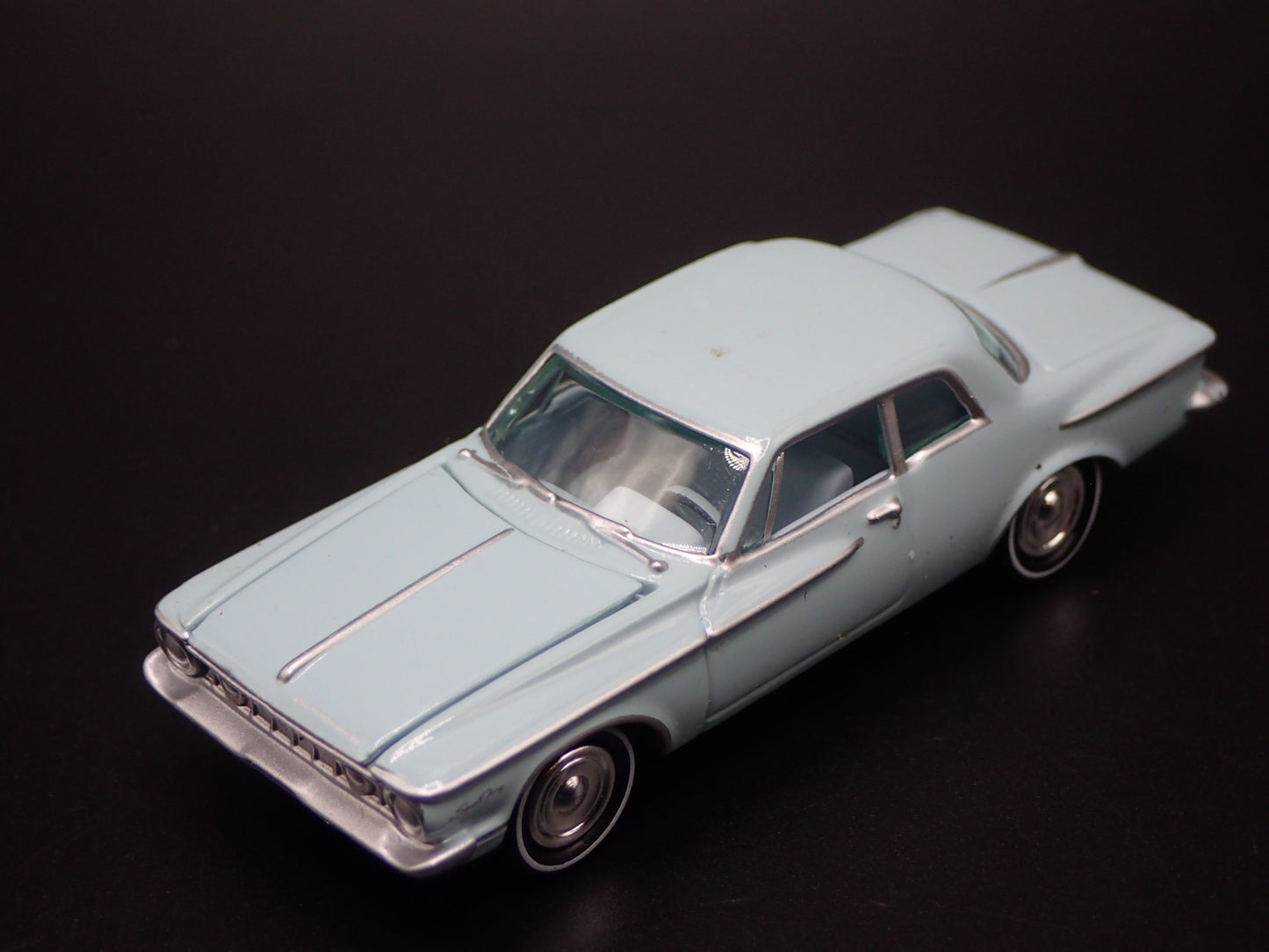 1962 62 PLYMOUTH SPORT FURY 1/64 SCALE COLLECTIBLE DIORAMA DIECAST MODEL CAR