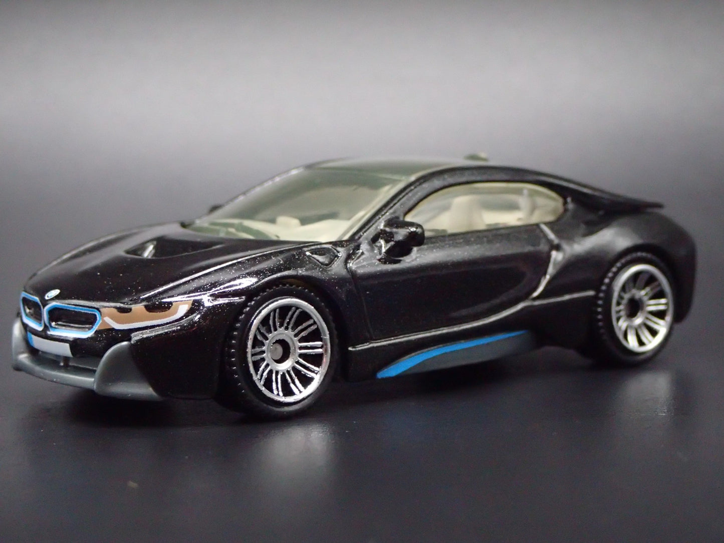 2014-2020 BMW i8 BLACK 1:64 SCALE LIMITED COLLECTIBLE DIORAMA DIECAST MODEL CAR