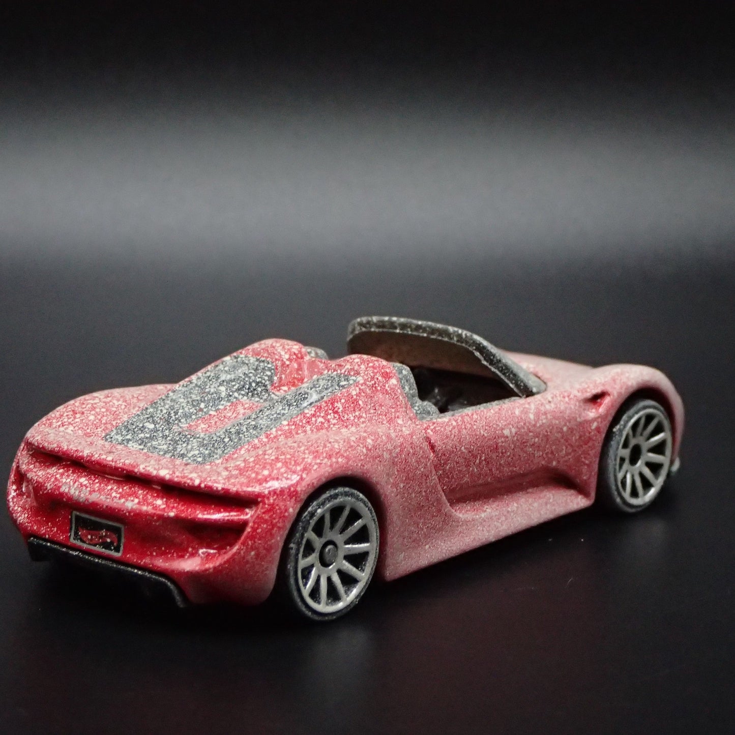 2013-2015 PORSCHE 918 SPYDER SUPER CAR ABANDONED 1:64 SCALE DIECAST MODEL CAR