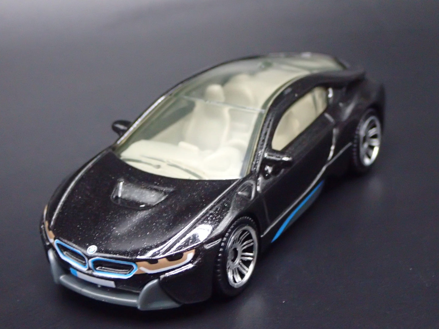 2014-2020 BMW i8 BLACK 1:64 SCALE LIMITED COLLECTIBLE DIORAMA DIECAST MODEL CAR