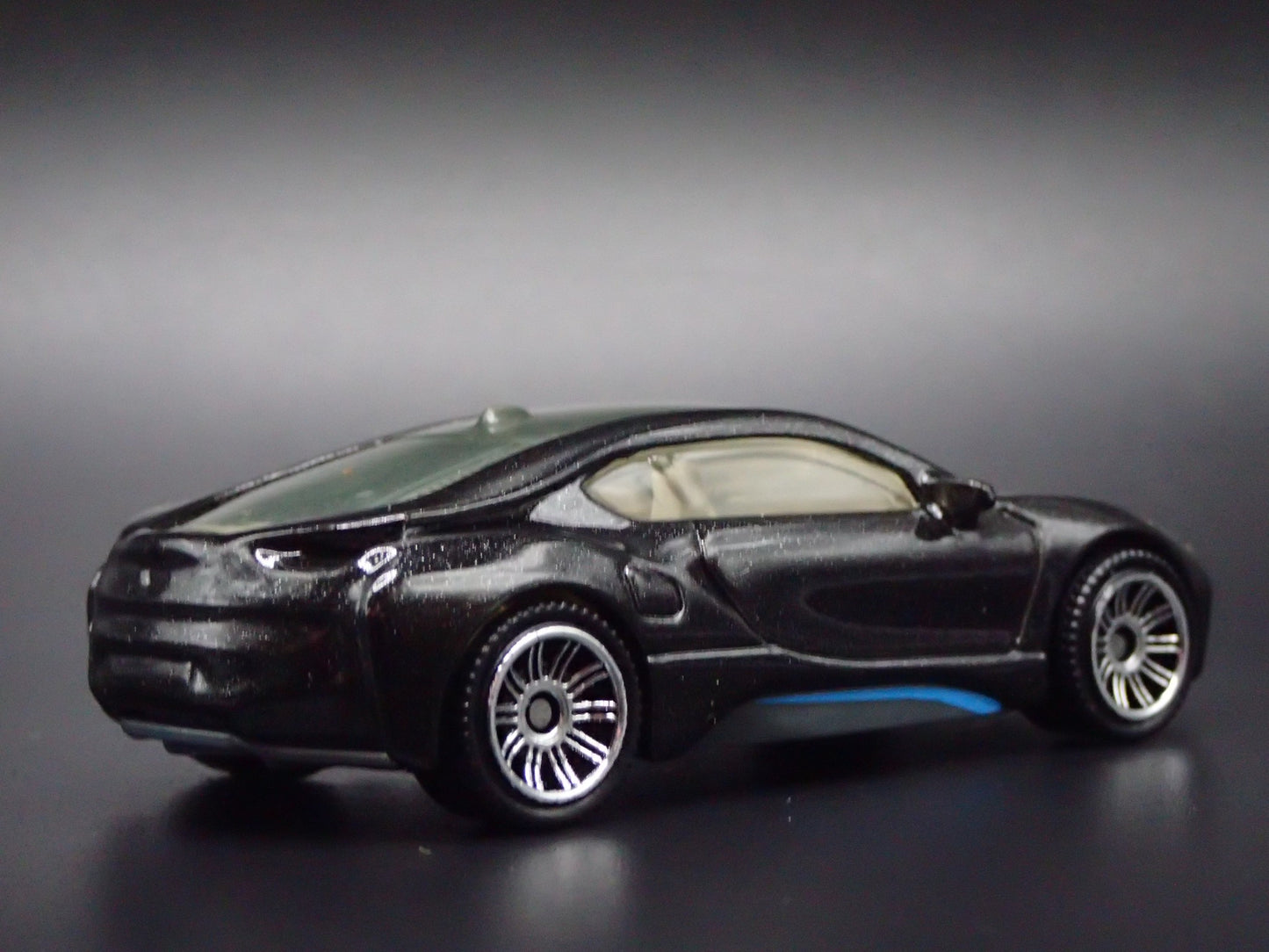 2014-2020 BMW i8 BLACK 1:64 SCALE LIMITED COLLECTIBLE DIORAMA DIECAST MODEL CAR