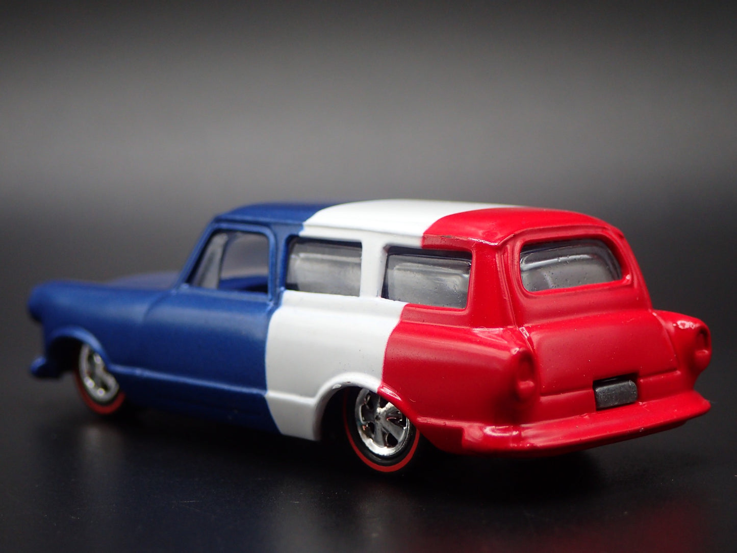 1959 59 AMC RAMBLER WAGON RARE 1/64 SCALE COLLECTIBLE DIORAMA DIECAST MODEL CAR