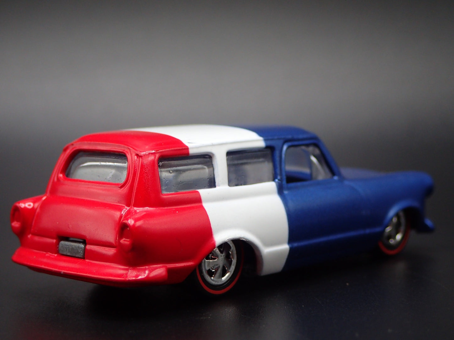 1959 59 AMC RAMBLER WAGON RARE 1/64 SCALE COLLECTIBLE DIORAMA DIECAST MODEL CAR