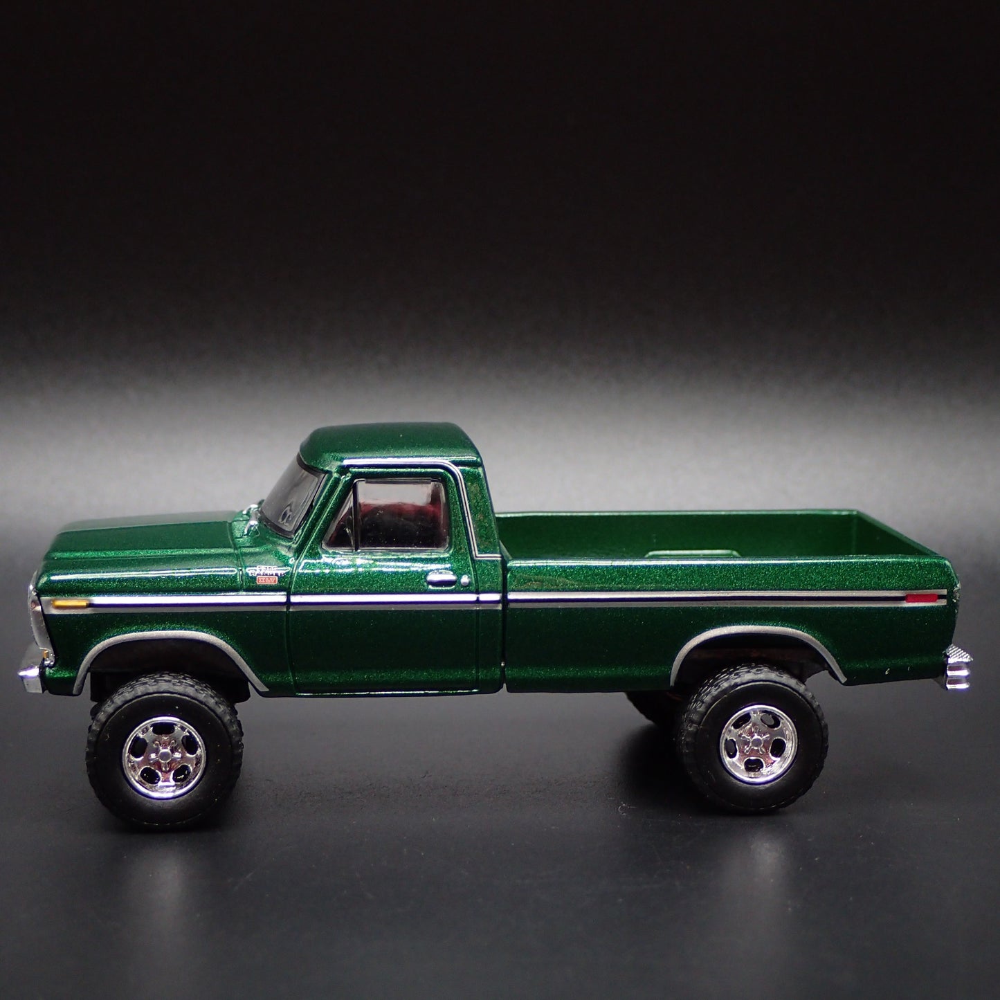 1979 79 FORD F350 4X4 LONG BED PICKUP TRUCK 1/64 SCALE DIORAMA DIECAST MODEL CAR