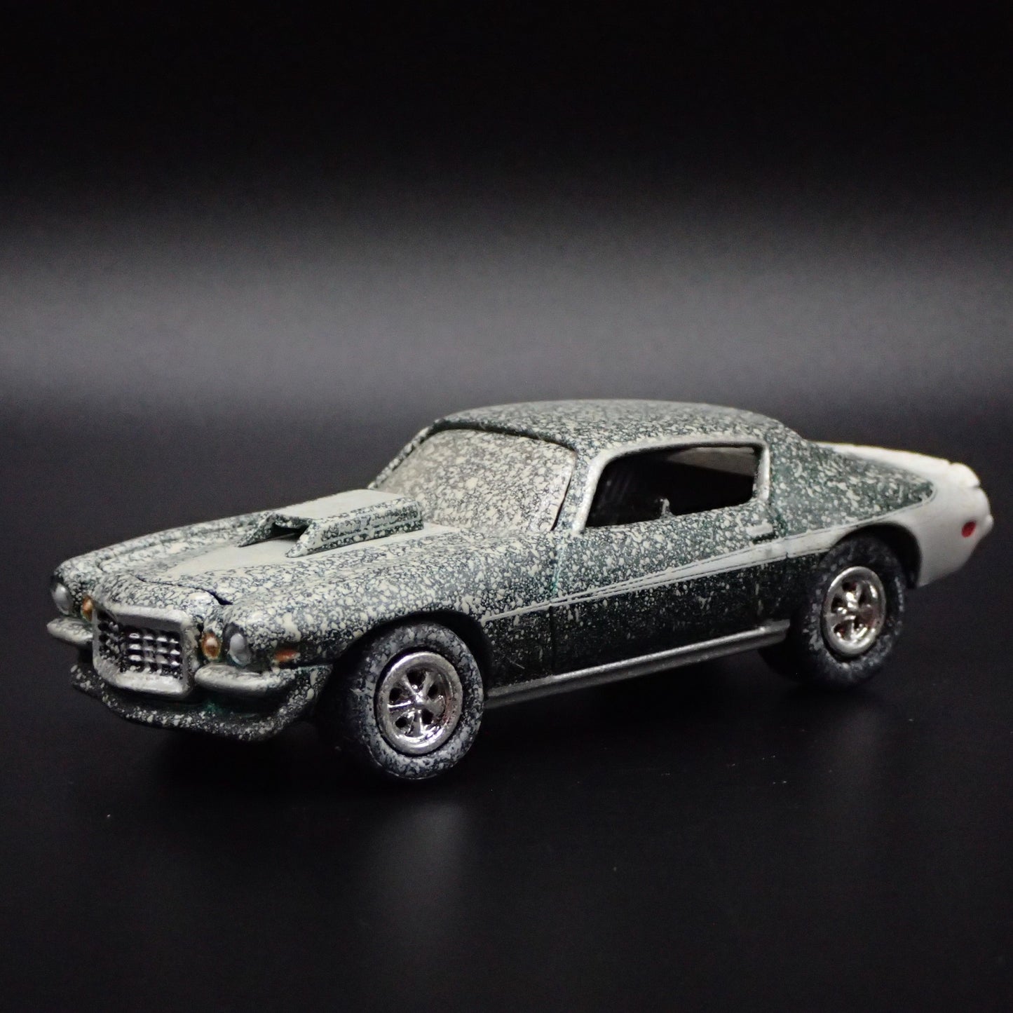 1973 73 CHEVROLET CAMARO PHASE III MOTION BARN FIND 1:64 SCALE DIECAST MODEL CAR