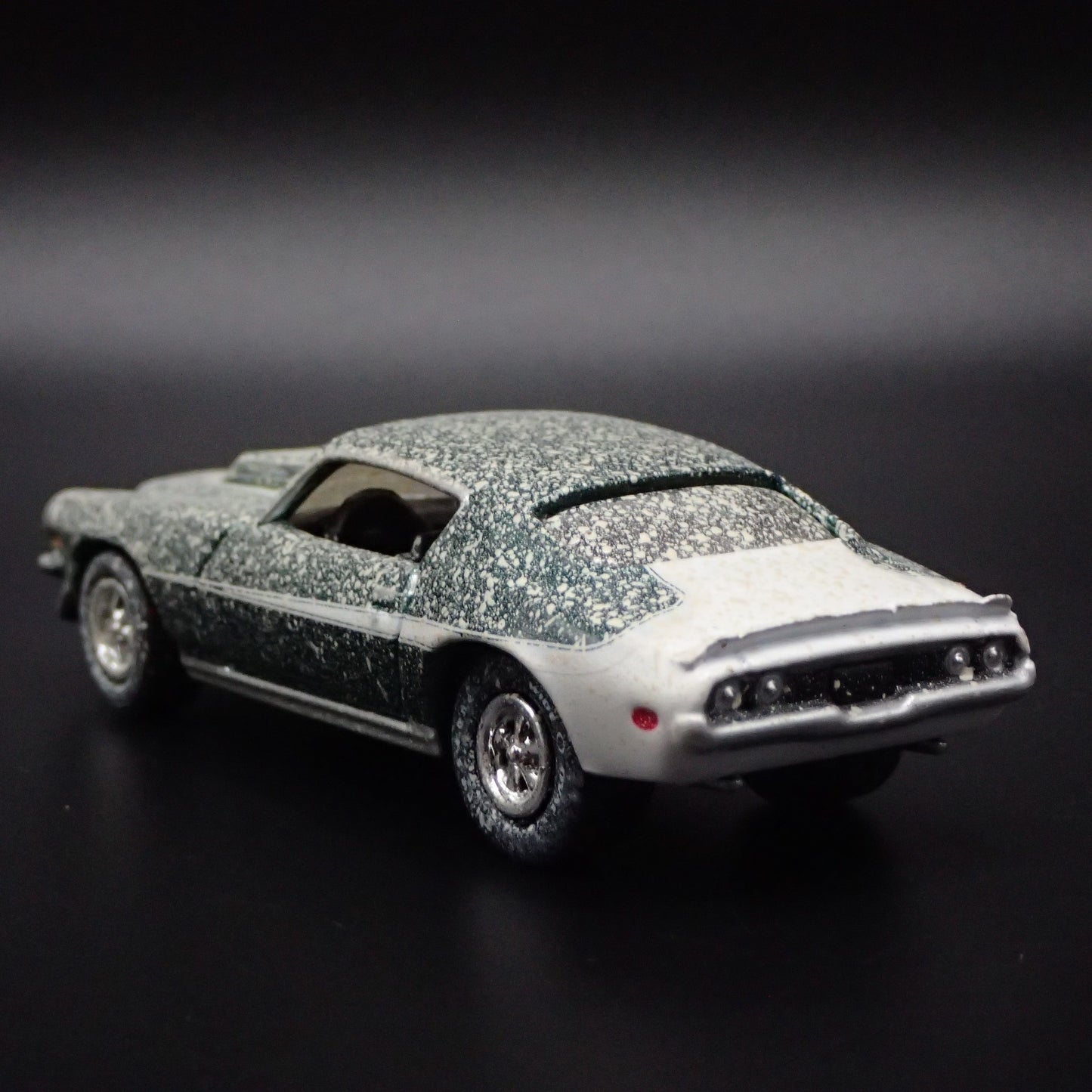 1973 73 CHEVROLET CAMARO PHASE III MOTION BARN FIND 1:64 SCALE DIECAST MODEL CAR