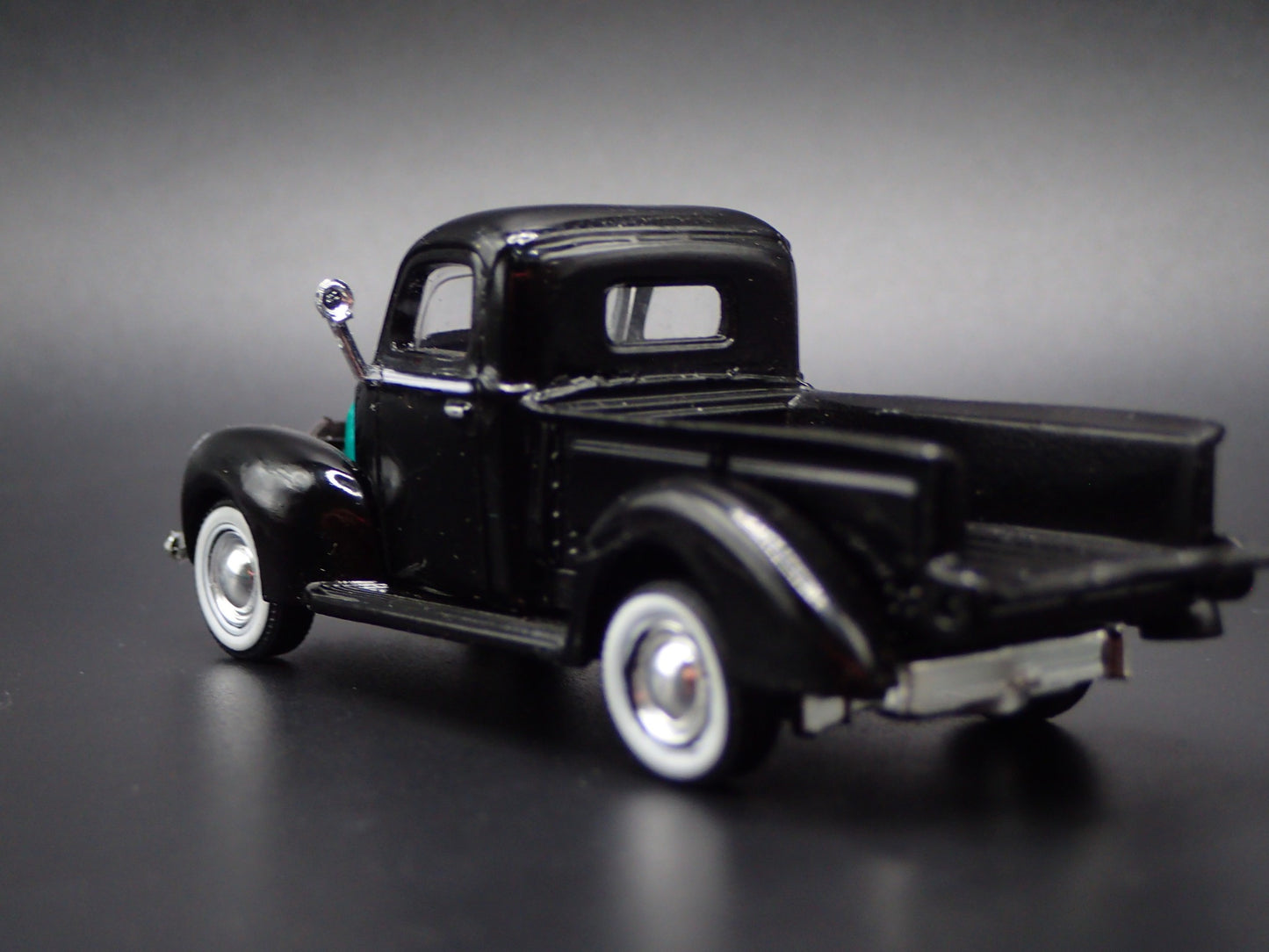 1940 40 FORD PICKUP TRUCK BLACK 1:64 SCALE COLLECTIBLE DIORAMA DIECAST MODEL CAR