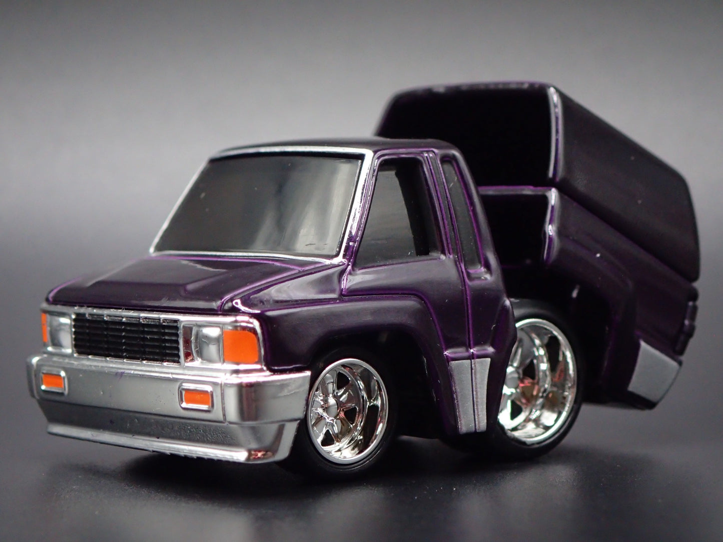 1987 87 TOYOTA SR5 PICKUP TRUCK CAR TUNED PURPLE 1/64 SCALE DIECAST MODEL CAR