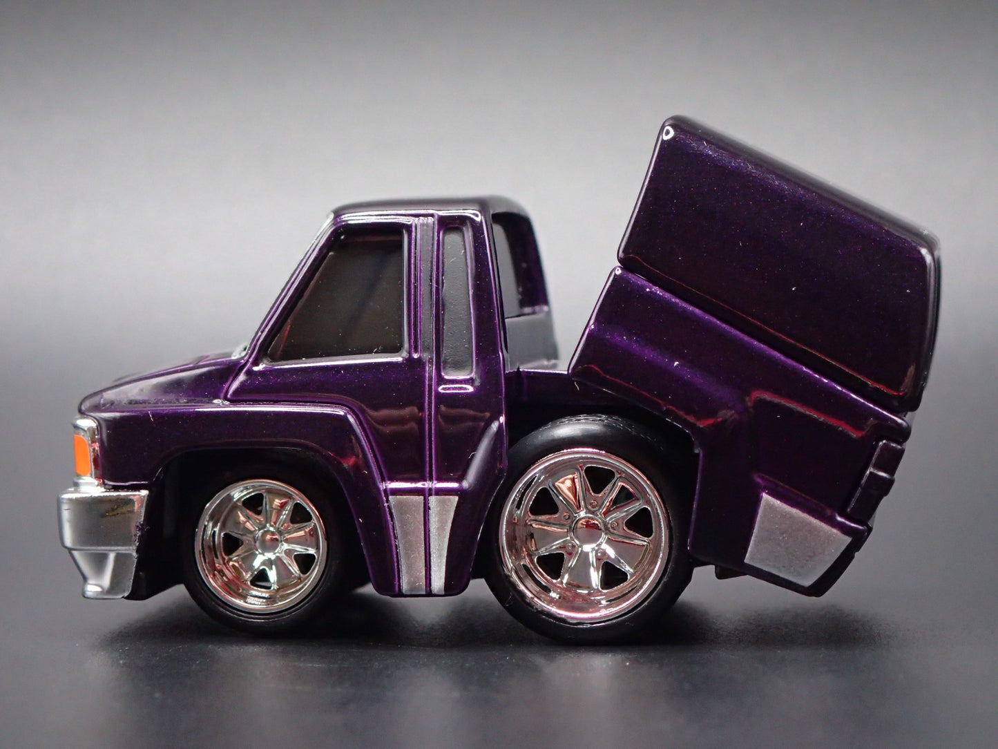 1987 87 TOYOTA SR5 PICKUP TRUCK CAR TUNED PURPLE 1/64 SCALE DIECAST MODEL CAR
