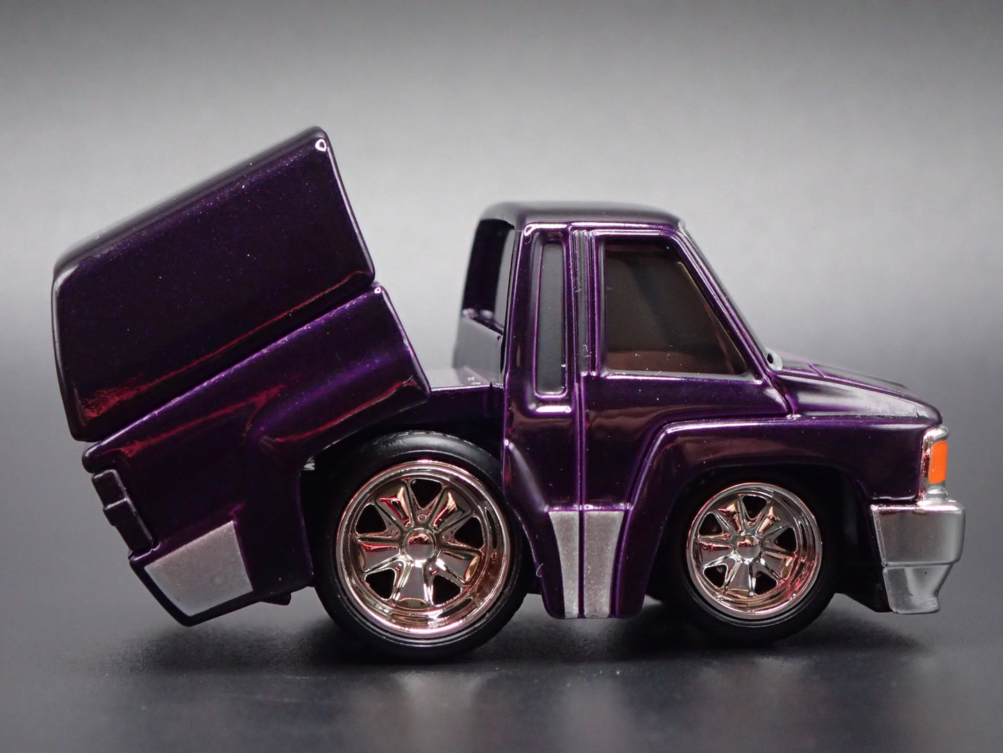 1987 87 TOYOTA SR5 PICKUP TRUCK CAR TUNED PURPLE 1/64 SCALE DIECAST MODEL CAR