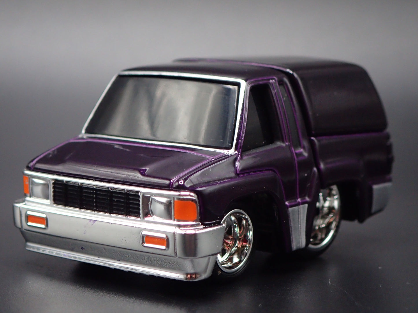 1987 87 TOYOTA SR5 PICKUP TRUCK CAR TUNED PURPLE 1/64 SCALE DIECAST MODEL CAR