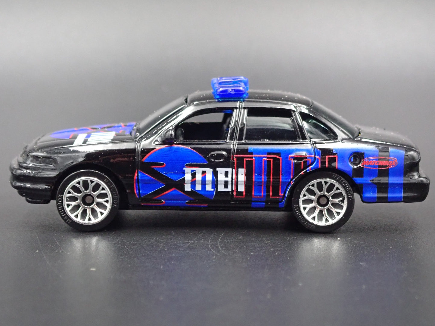 1992-1997 FORD CROWN VICTORIA SPECIAL AGENTS BLACK 1:64 SCALE DIECAST MODEL CAR