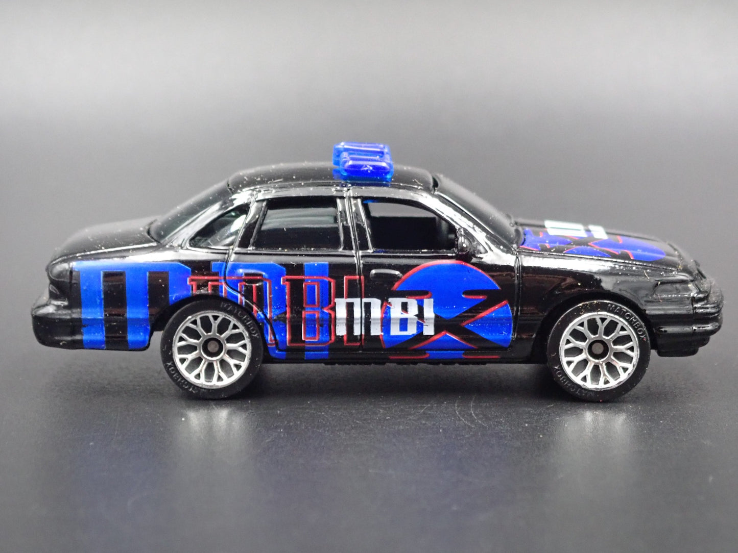 1992-1997 FORD CROWN VICTORIA SPECIAL AGENTS BLACK 1:64 SCALE DIECAST MODEL CAR