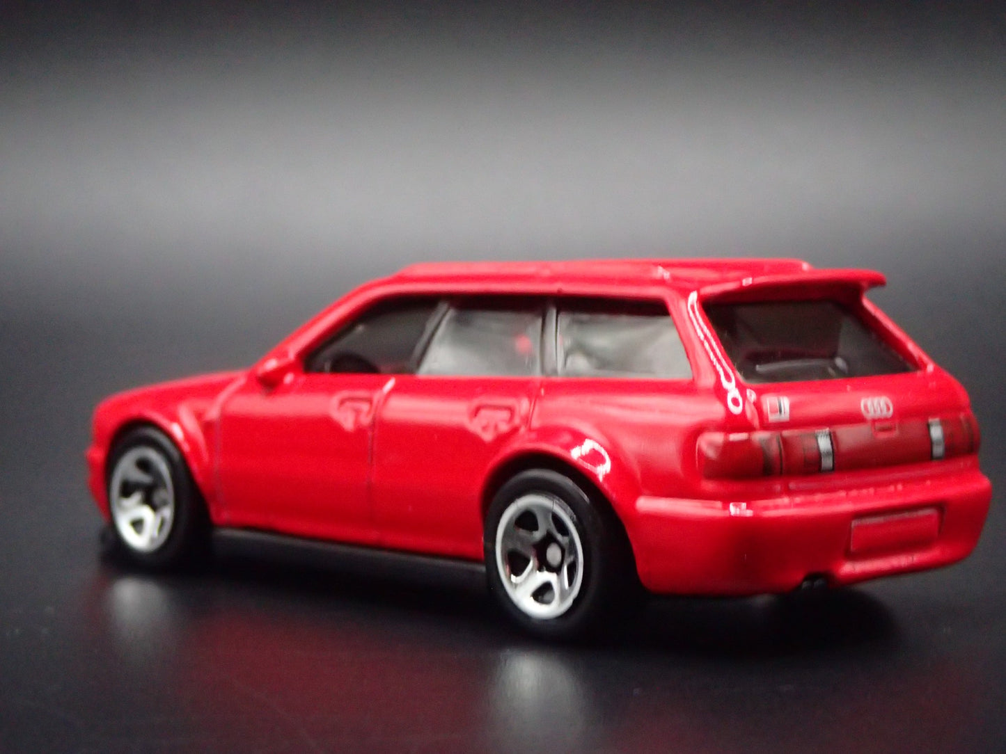 1994-1995 AUDI AVANT RS2 STATION WAGON RED 1/64 SCALE DIORAMA DIECAST MODEL CAR