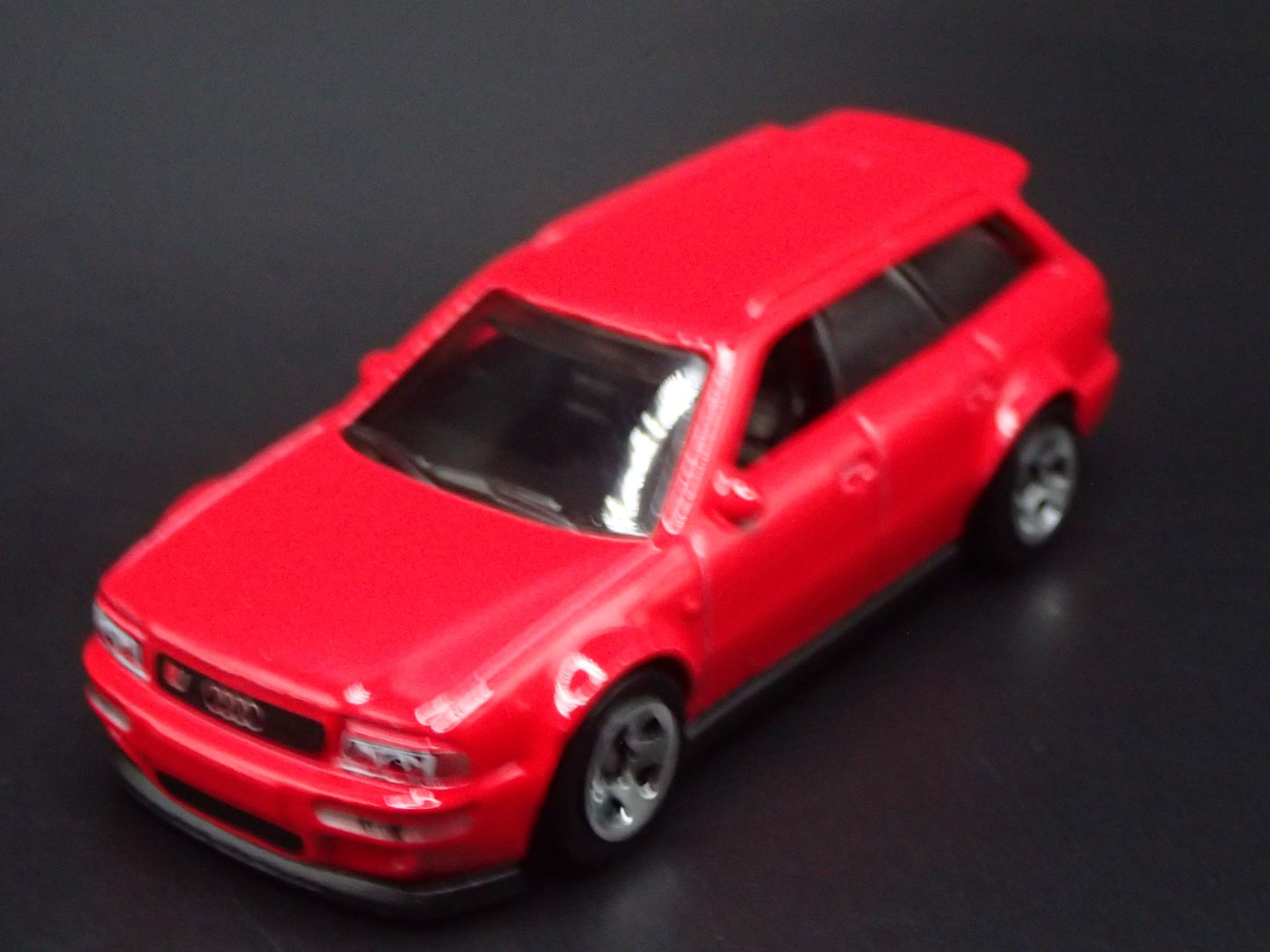 1994-1995 AUDI AVANT RS2 STATION WAGON RED 1/64 SCALE DIORAMA DIECAST MODEL CAR