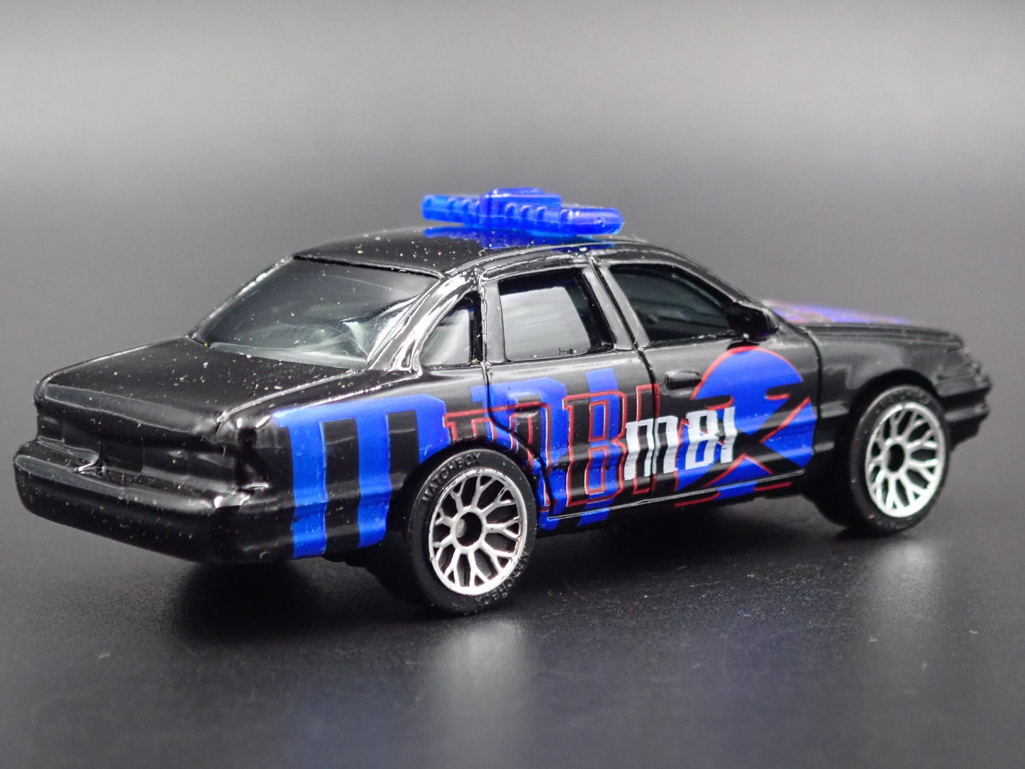 1992-1997 FORD CROWN VICTORIA SPECIAL AGENTS BLACK 1:64 SCALE DIECAST MODEL CAR