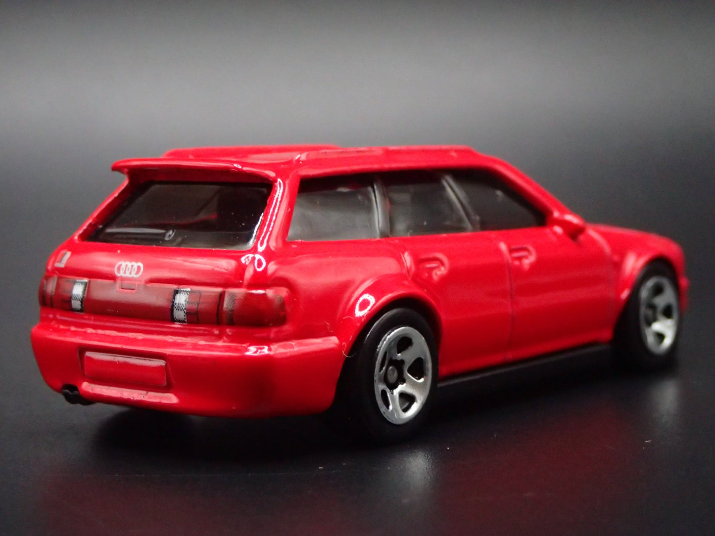 1994-1995 AUDI AVANT RS2 STATION WAGON RED 1/64 SCALE DIORAMA DIECAST MODEL CAR