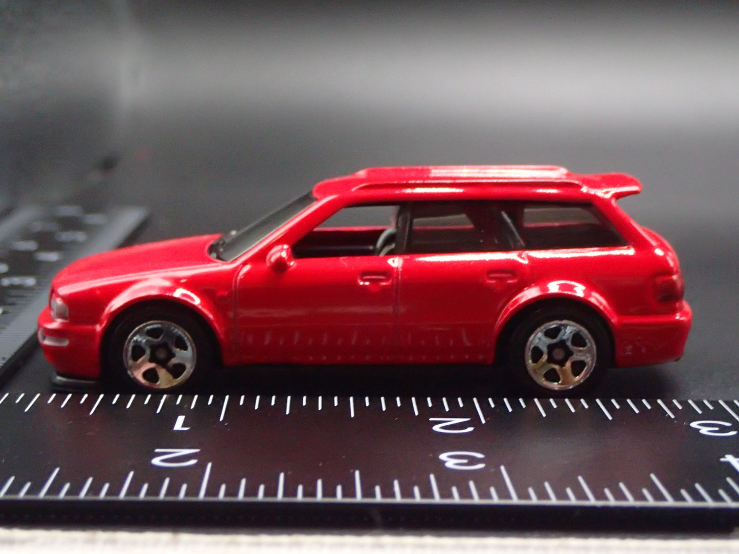 1994-1995 AUDI AVANT RS2 STATION WAGON RED 1/64 SCALE DIORAMA DIECAST MODEL CAR