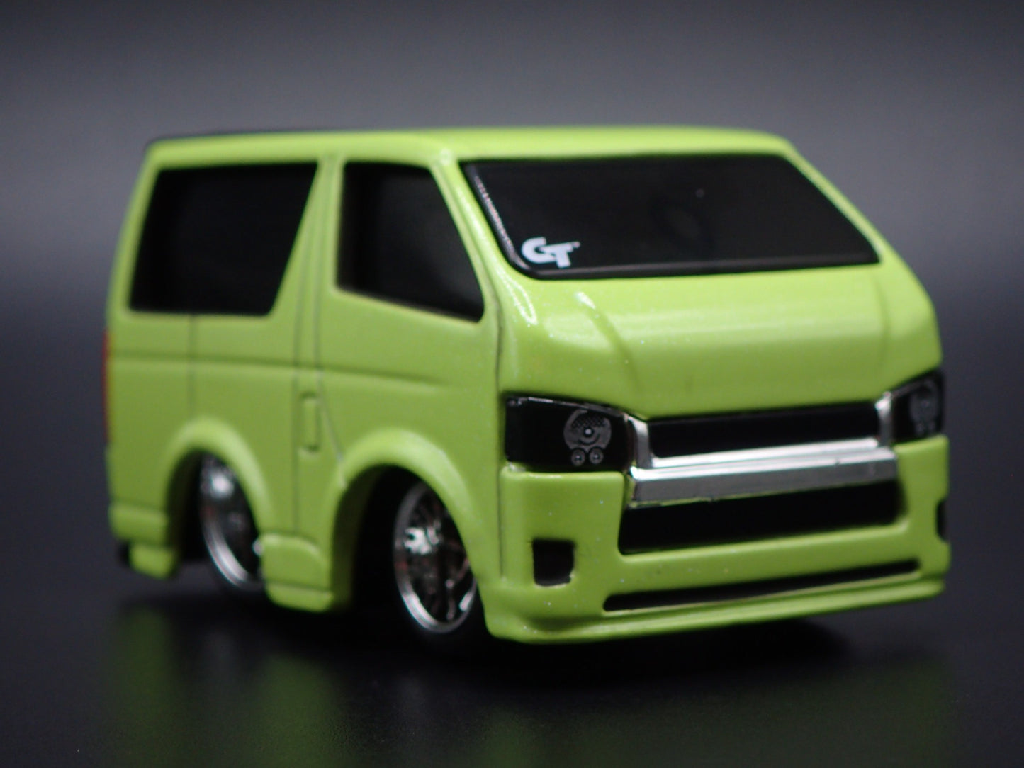 2004 TOYOTA HIACE H200 VAN CAR TUNED GREEN 1/64 SCALE DIORAMA DIECAST MODEL CAR