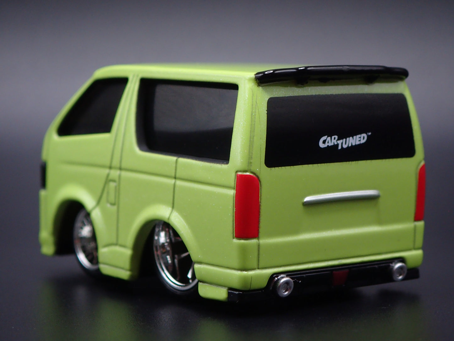 2004 TOYOTA HIACE H200 VAN CAR TUNED GREEN 1/64 SCALE DIORAMA DIECAST MODEL CAR