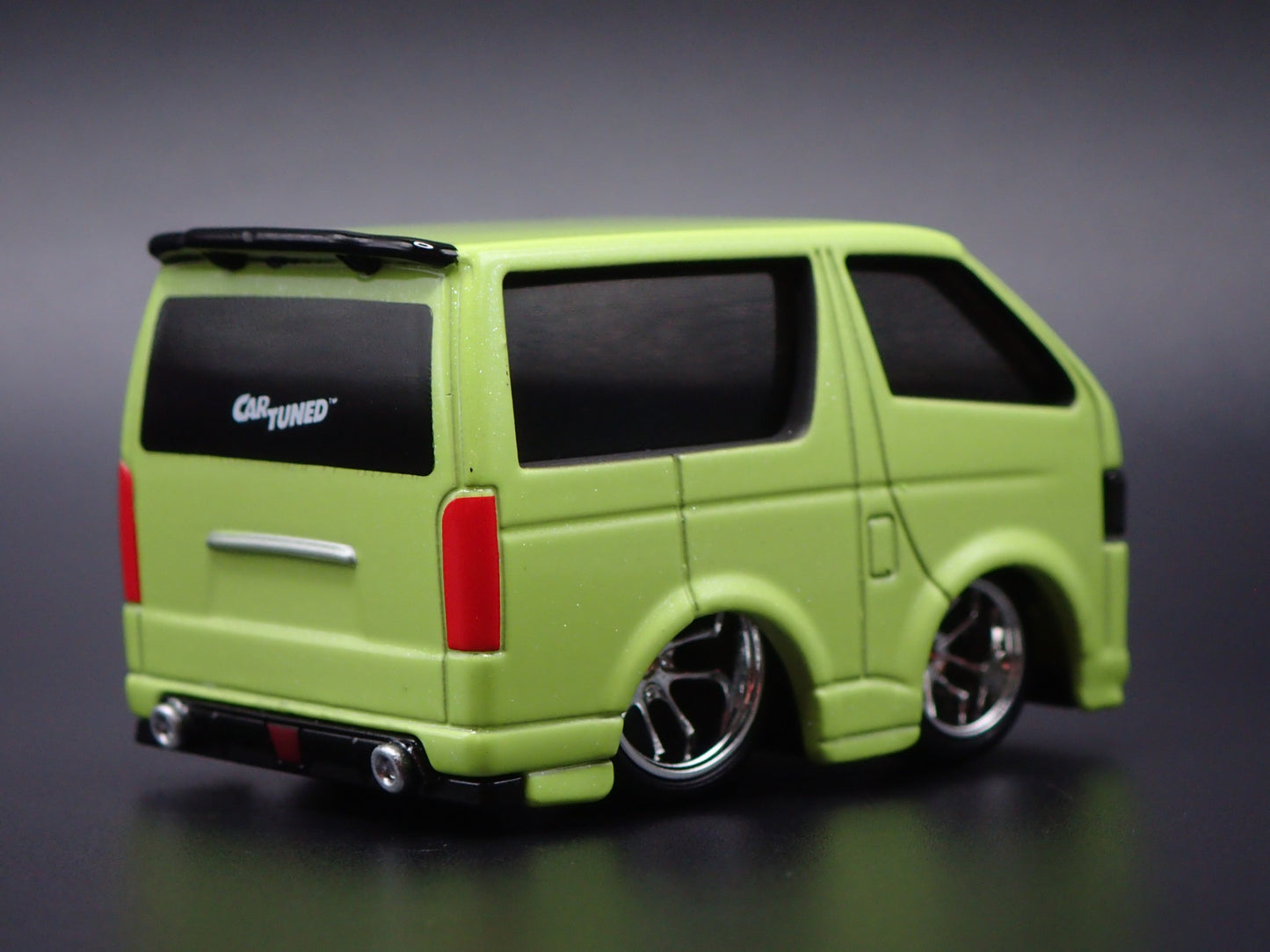 2004 TOYOTA HIACE H200 VAN CAR TUNED GREEN 1/64 SCALE DIORAMA DIECAST MODEL CAR