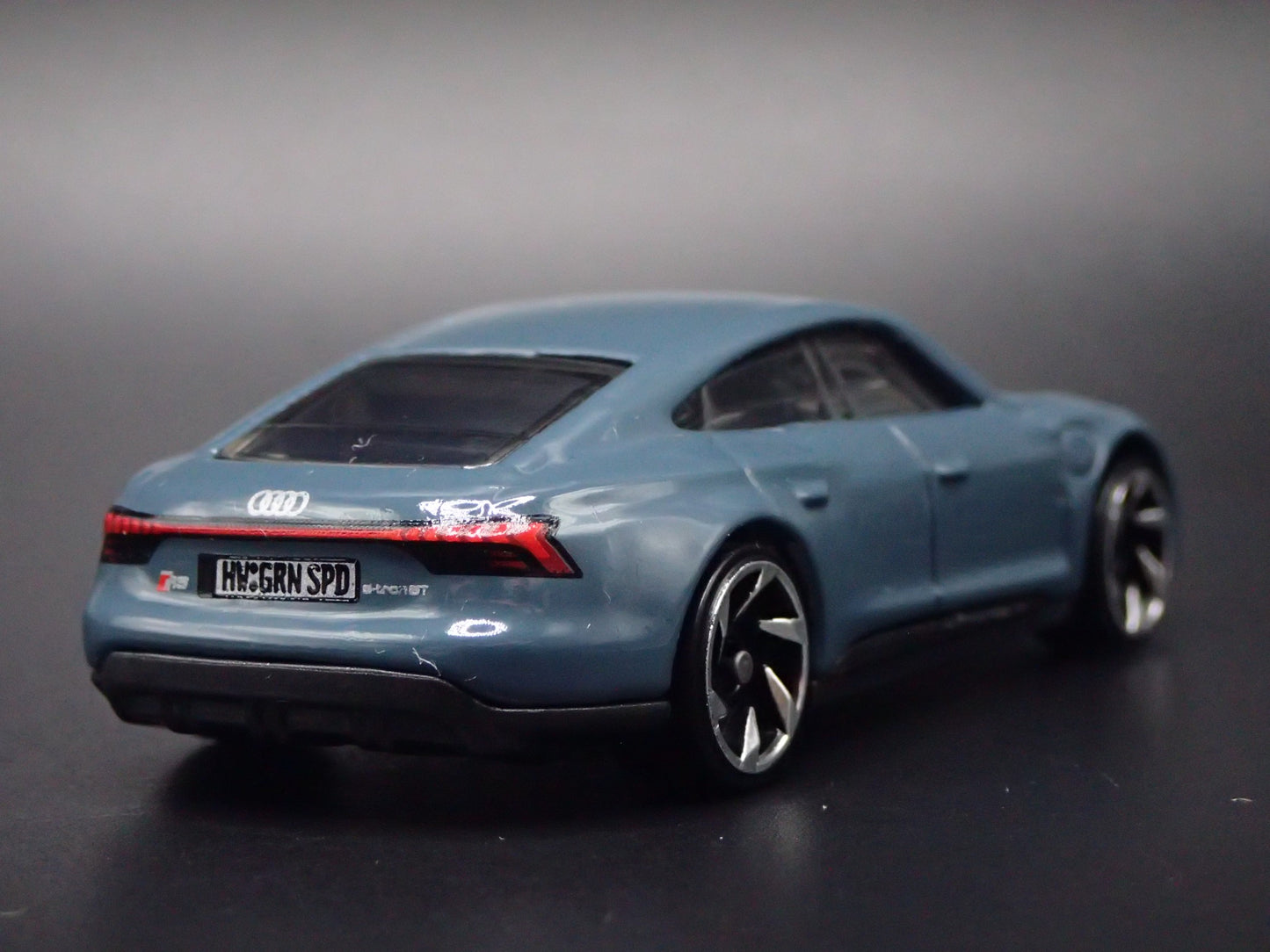 2021-2025 AUDI RS E TRON GT GRAY BLUE 1:64 SCALE DIORAMA DIECAST MODEL CAR