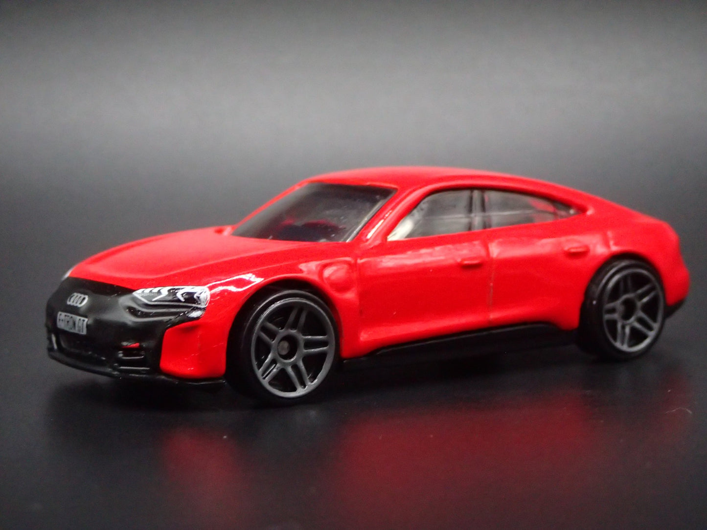 2021-2025 AUDI RS E TRON GT RED 1:64 SCALE COLLECTIBLE DIECAST MODEL CAR