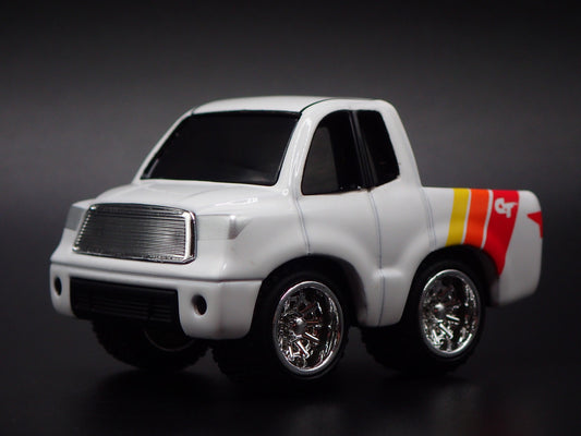 2010 TOYOTA TUNDRA PICKUP TRUCK CAR TUNED 1/64 SCALE DIORAMA DIECAST MODEL CAR