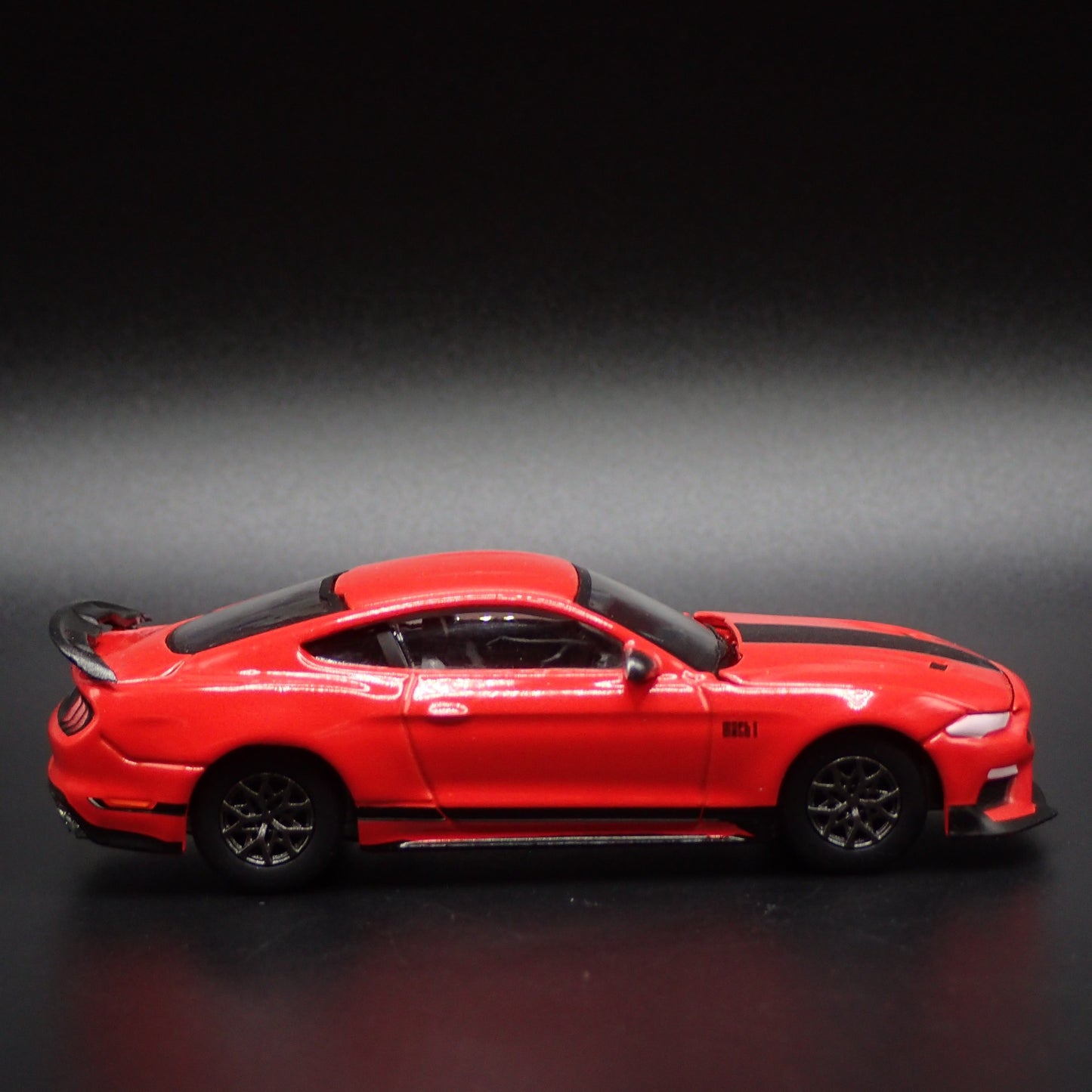 2021-2023 FORD MUSTANG MACH 1 1/64 SCALE COLLECTIBLE DIORAMA DIECAST MODEL CAR